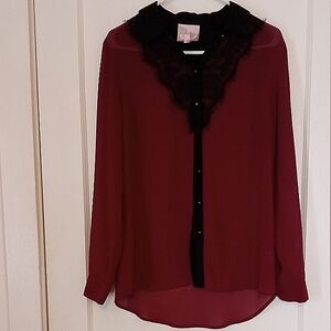 Romeo & Juliet Couture long sleeve sheer blouse. Size small.